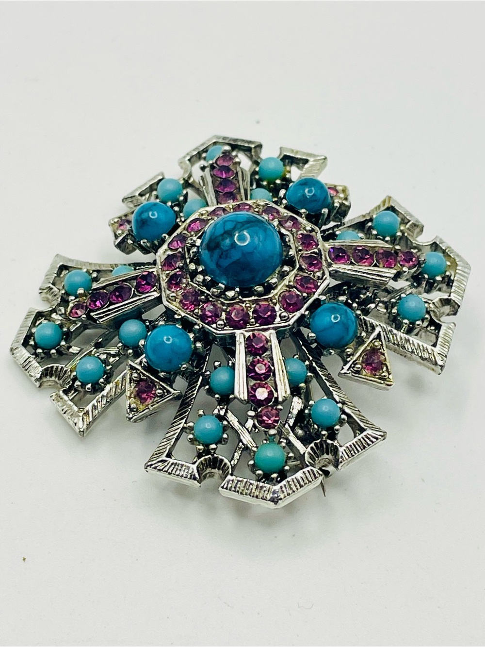 Vintage Silver Tone Maltese Cross Brooch with Turq Cabochons & Purple Crystals - Picture 4 of 5